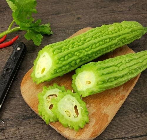 网红吃100斤瓜,场面壮观引热议  第1张